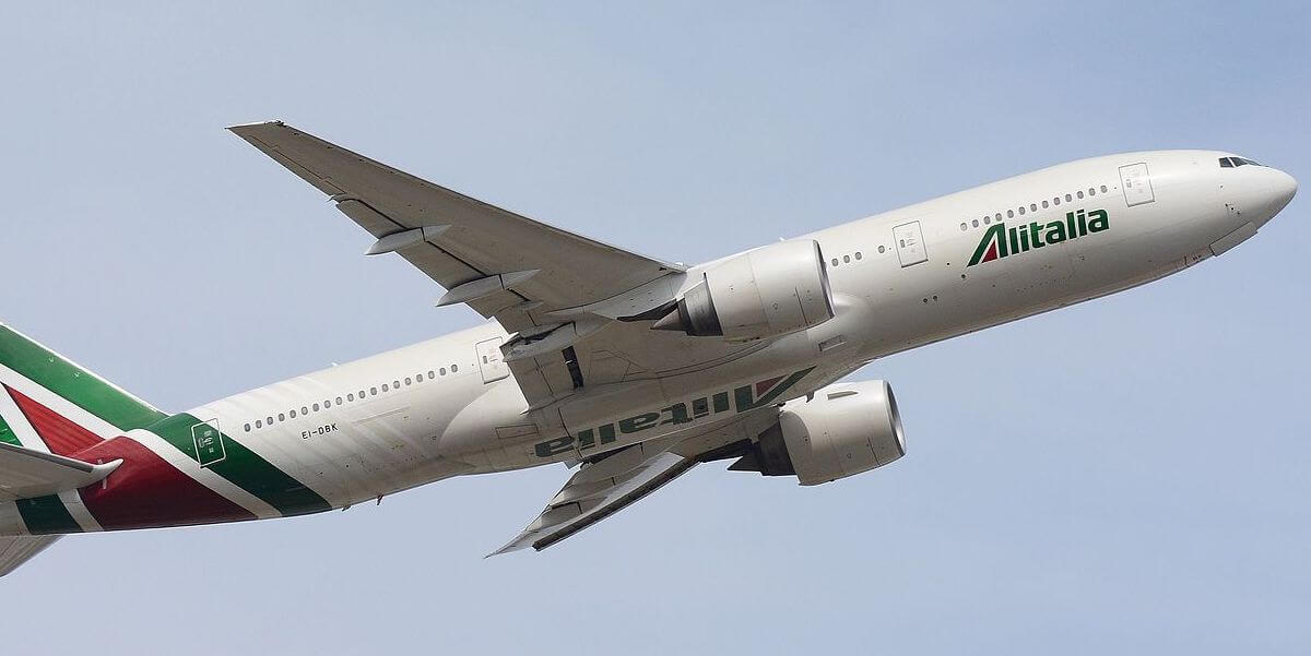 Foto de aviao da Alitalia.